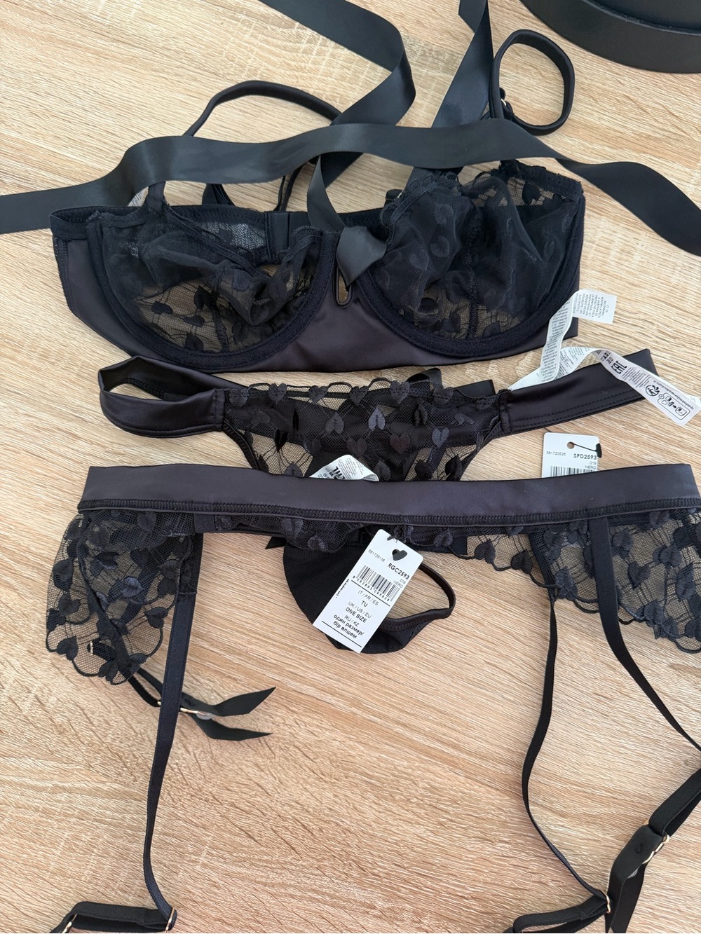intimissimi Black Lace Bra, Thong & Garter Set